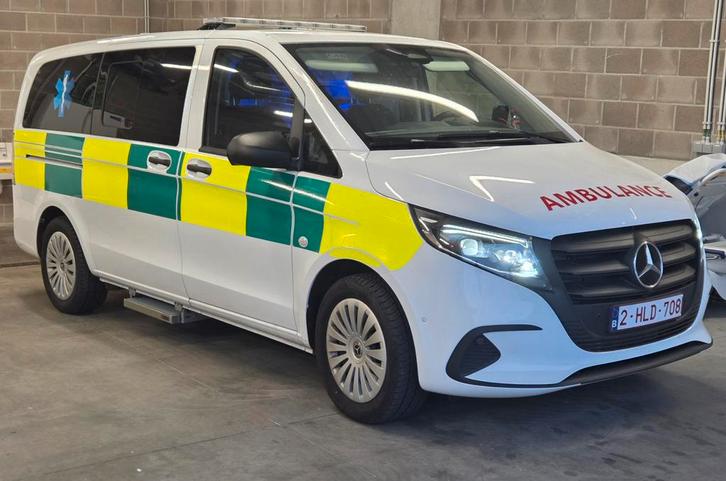Ambulance  mercedes vito 116cdi boîte auto 20 000kms, Autos, Mercedes-Benz, Particulier, Vito, Cuir