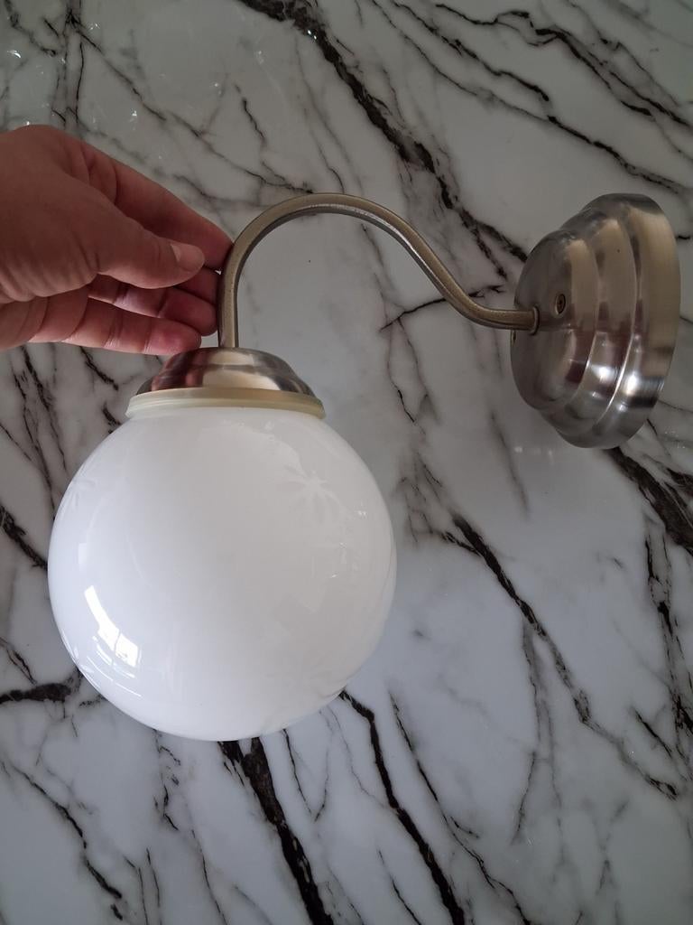 Lampe ikea, Enlèvement