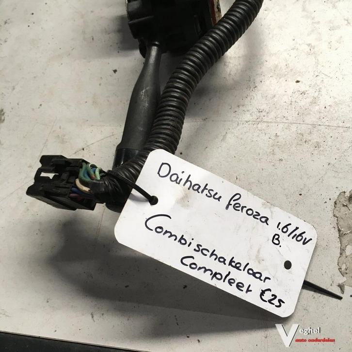 Daihatsu Feroza 1.6 16v  Combischakelaar, Autos : Pièces & Accessoires, Tableau de bord & Interrupteurs, Utilisé, Enlèvement ou Envoi