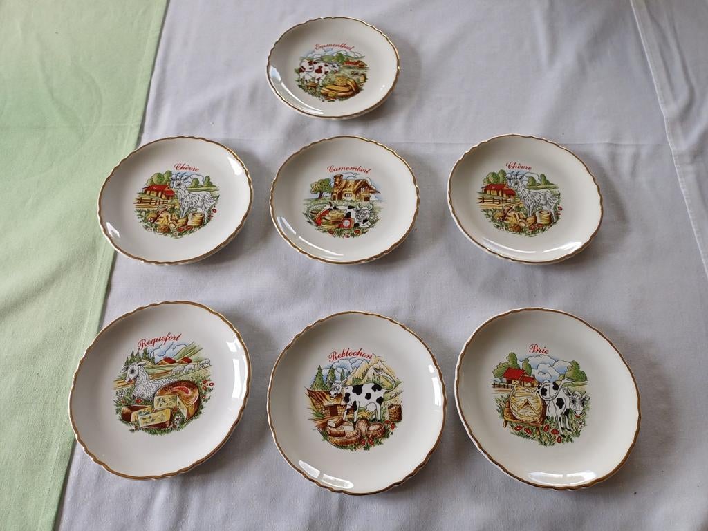 Set de 7 assiettes pour manger du fromage., Enlèvement ou Envoi
