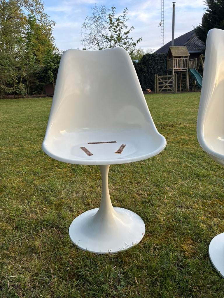 Tulip chair van Knoll, Ophalen