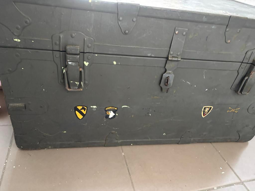 Materiaal voor de liefhebbers van het leger, Ophalen