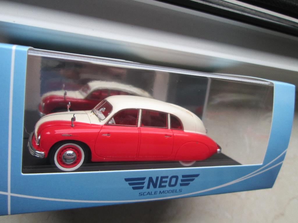 1:43 Neo Tatra t 600 rot beige, Hobby & Loisirs créatifs, Voitures miniatures | 1:43, Enlèvement ou Envoi, Comme neuf, Voiture