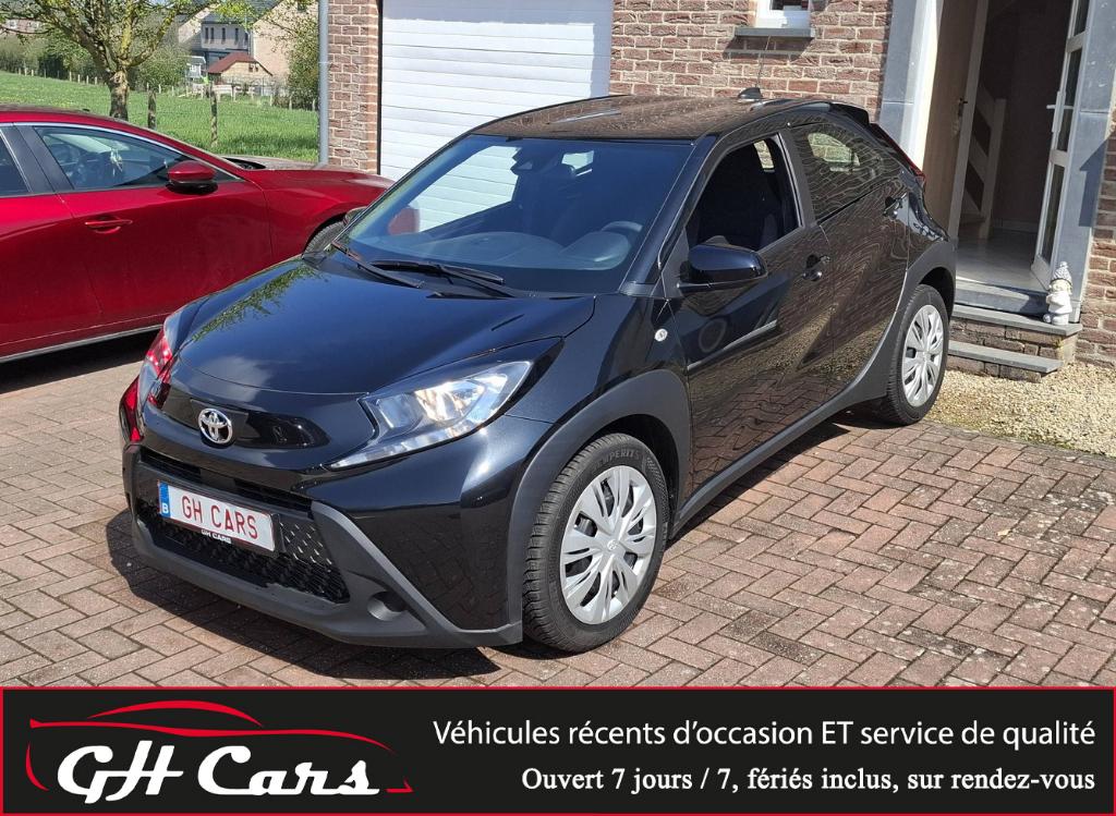 Fin 2024 Toyota Aygo X automatique Sièges chauffants Caméra, Auto's, 4 zetels, Stof, Zwart, 5 deurs