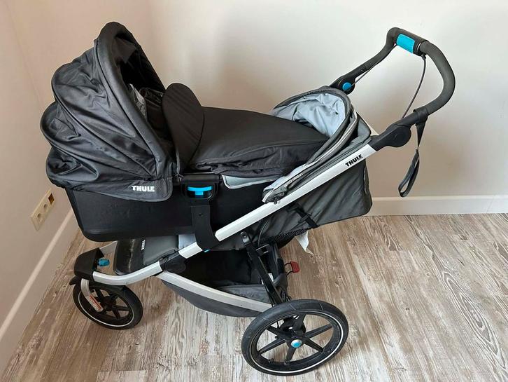 Thule urban glide 2, Enfants & Bébés, Poussettes & Combinaisons, Utilisé, Poussette, Autres marques, Pneus, Avec nacelle, Enlèvement