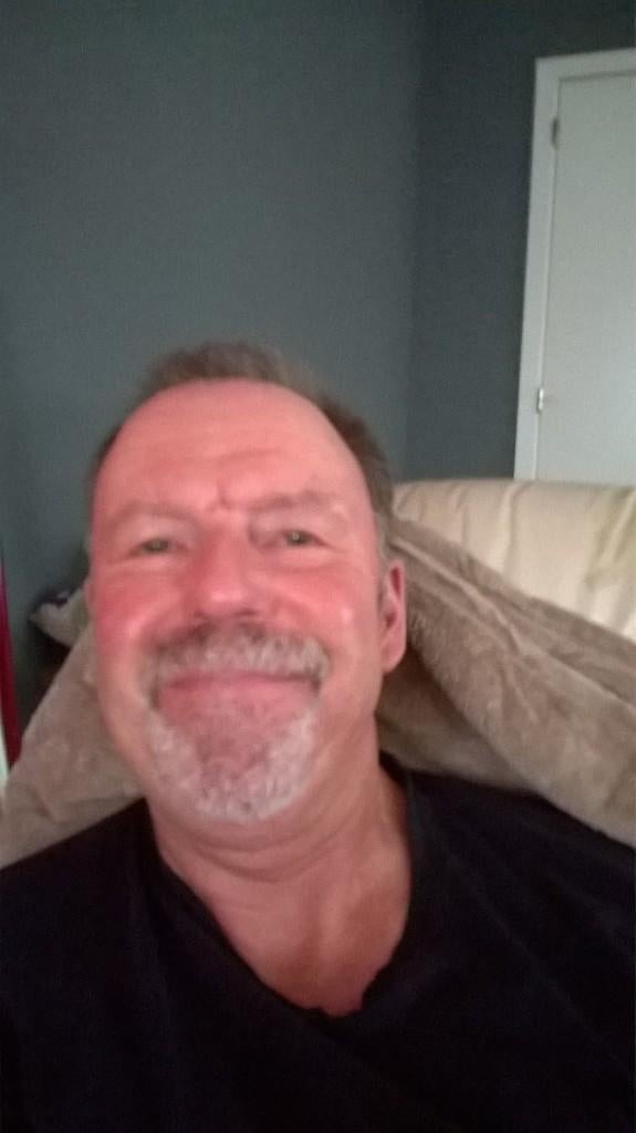 Man zoekt vrouw, Contacten en Berichten