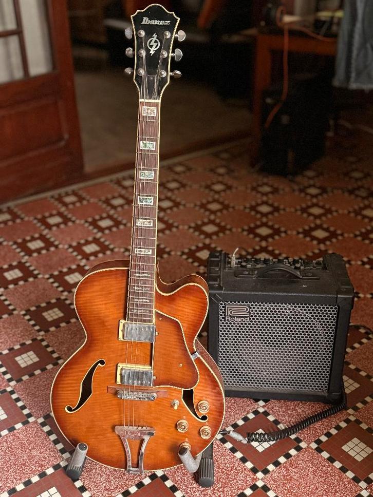 Ibanez semi‑hollow gitaar + Roland versterker, Musique & Instruments, Instruments à corde | Guitares | Électriques, Utilisé, Hollow body