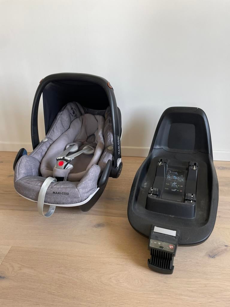 Maxi Cosi Pebble Plus + iso-fix, Kinderen en Baby's, Ophalen, Zo goed als nieuw