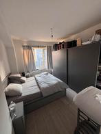 Chambre a coucher Ikea modele Malm, Maison & Meubles, Chambre à coucher | Lits, Enlèvement, Gris