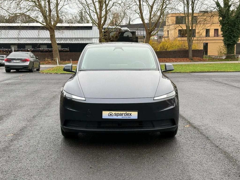 Tesla Model Y Standard | Leasing (automatique), Autos, Tesla, Cuir, Argent ou Gris, Achat, Euro 6