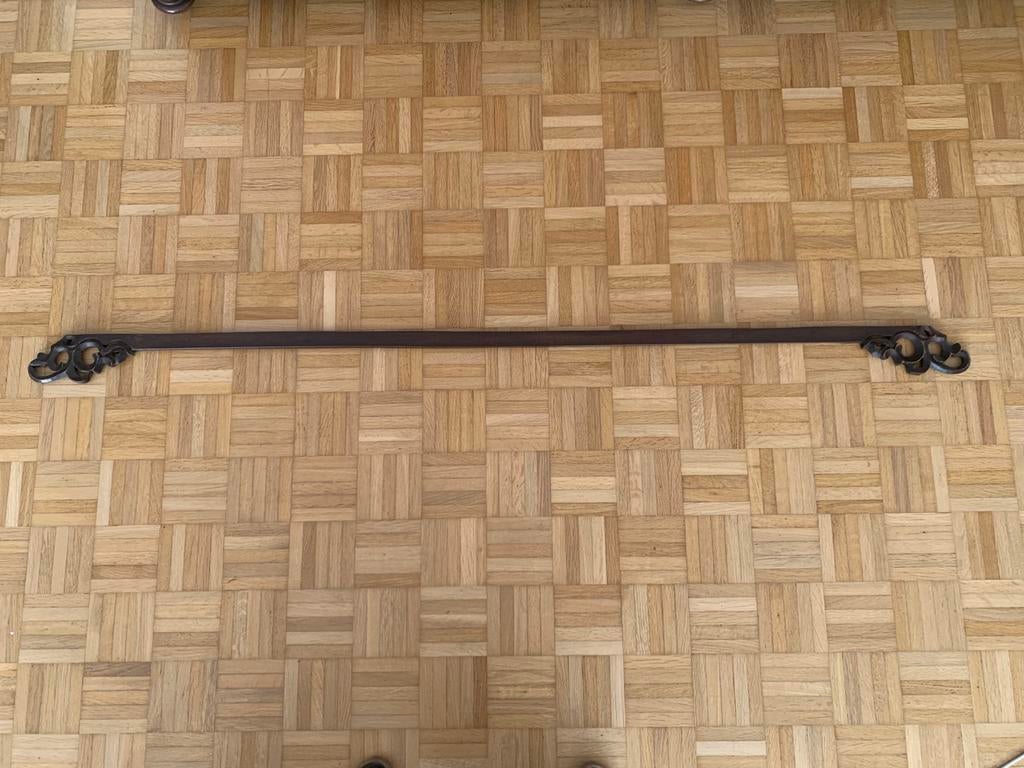 Barre à rideau en bois sculpté, Objet de décoration, Enlèvement, Utilisé, Bois