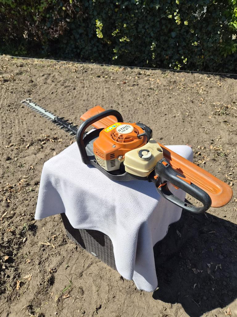 Stihl HS81T hagenschaar op benzine, Ophalen, Gebruikt, Benzine