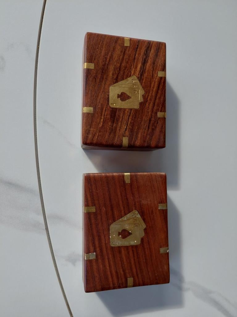 Twee dozen authentiek Vlaams item, Ophalen