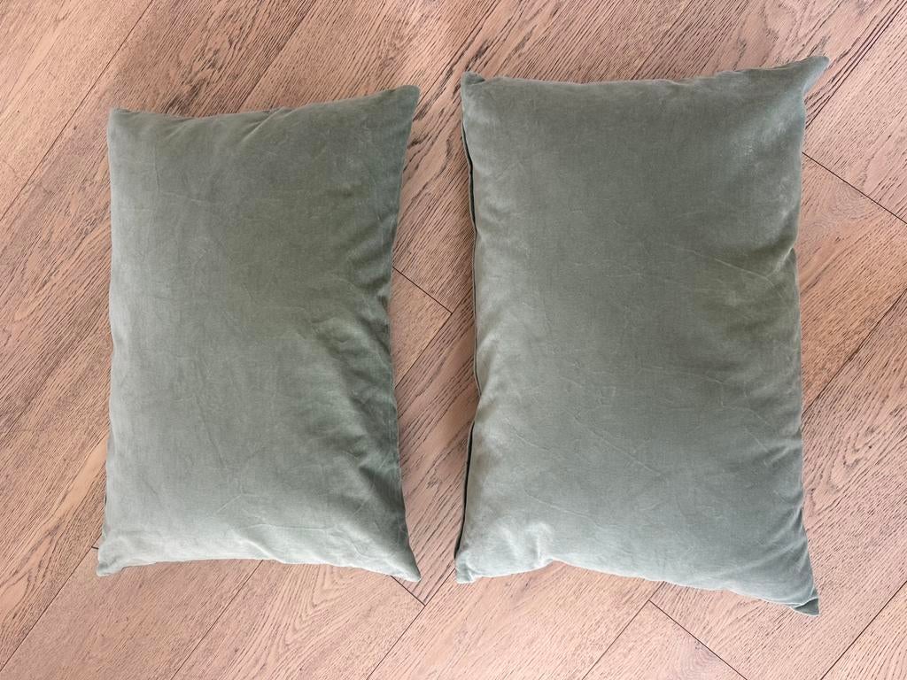 Tres jolis coussins vert en velours 35x50, Maison & Meubles, Accessoires pour la Maison | Coussins, Enlèvement, Comme neuf, Vert