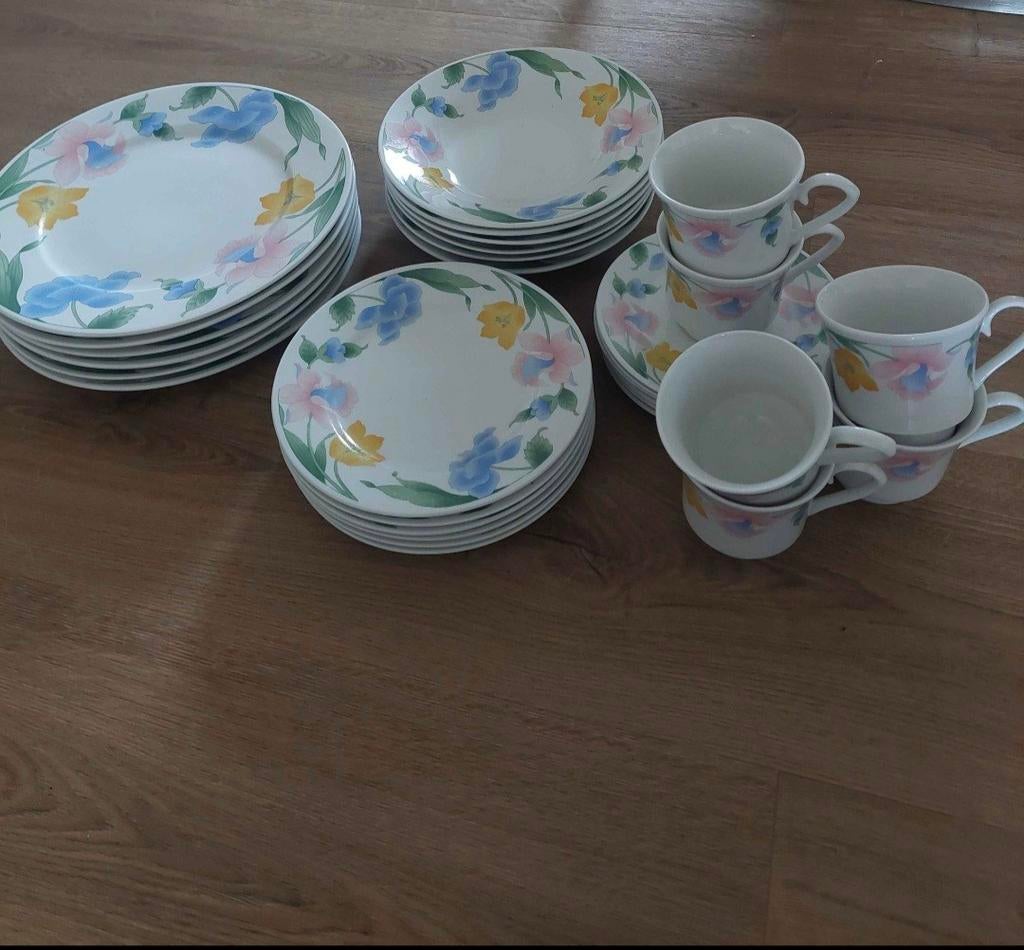 Porseleinen service, Huis en Inrichting, Keuken | Servies, Ophalen