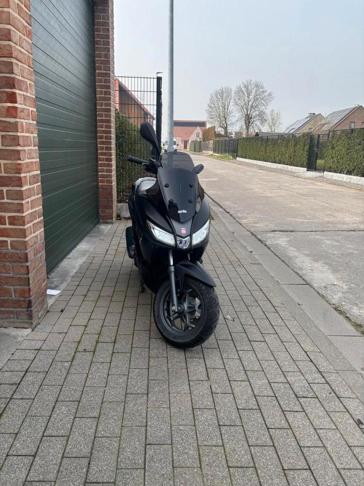 Aprilia SXR 50CC Klasse B 2022 met 12.000km, Motos, Motos | Aprilia, Particulier, Enlèvement