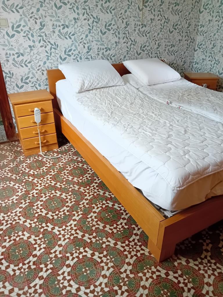 Lit 2 personnes sommier électrique, Maison & Meubles, Enlèvement