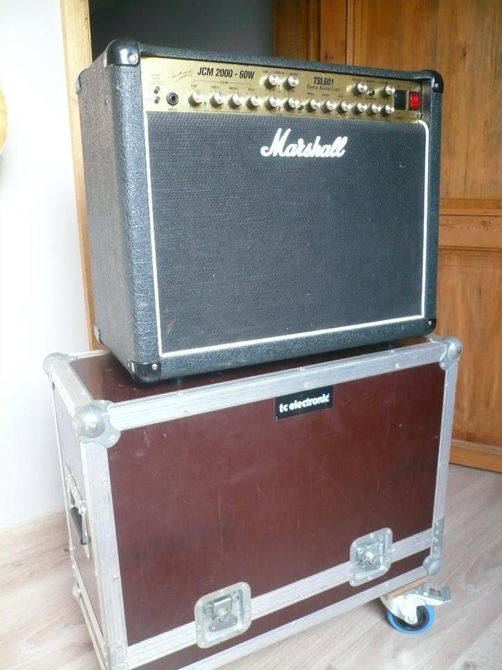 MARSHALL JCM 2000 TSL 60 et FLIGHTCASE, Musique & Instruments, Amplis | Basse & Guitare, Comme neuf, Guitare, 50 à 100 watts, Enlèvement