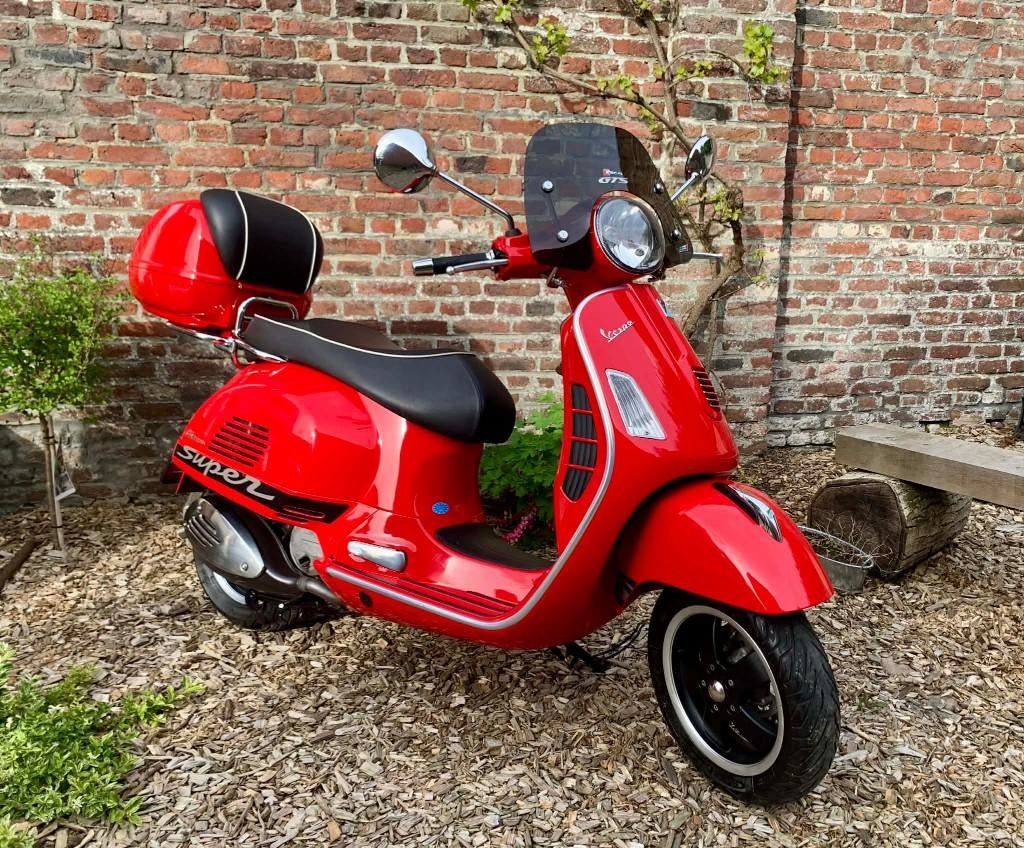 Vespa GTS Super 125 - 3.700 km, Fietsen en Brommers, Scooters | Vespa, Nieuw, Overige modellen, Benzine, Ophalen