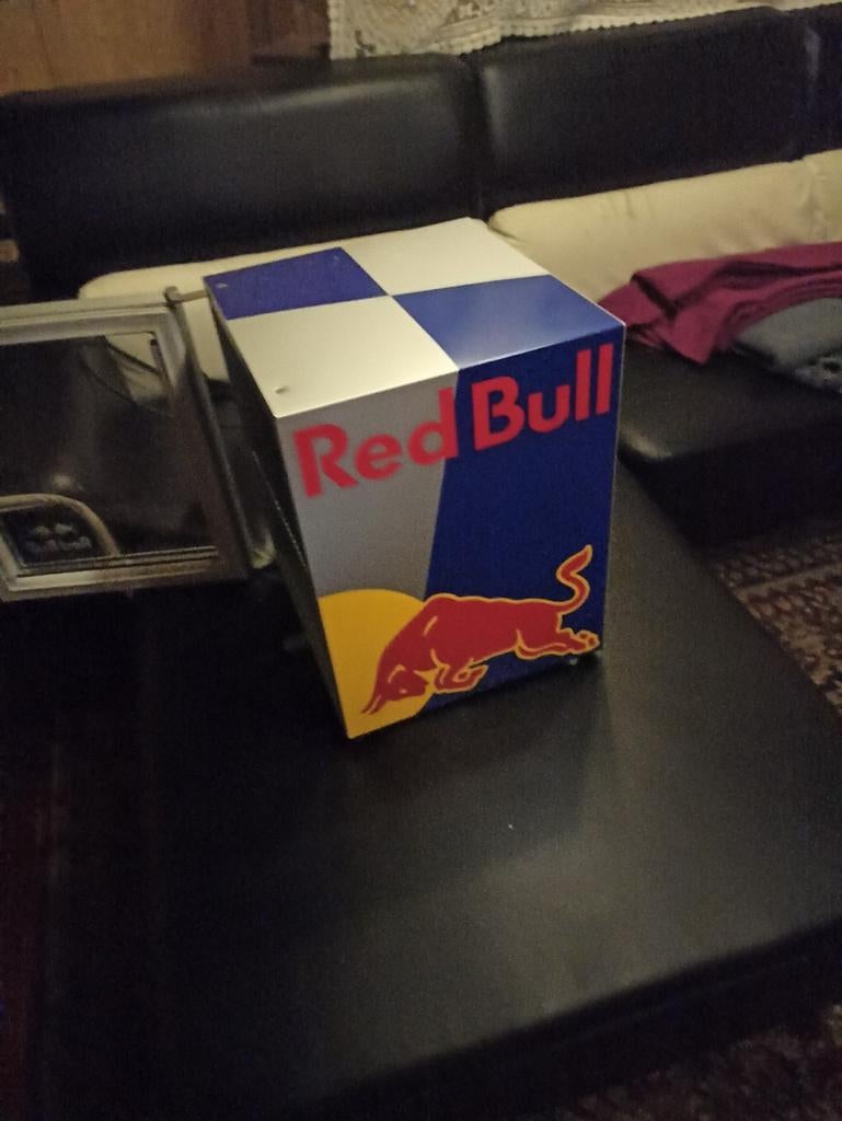 Redbul cooler, Vacatures