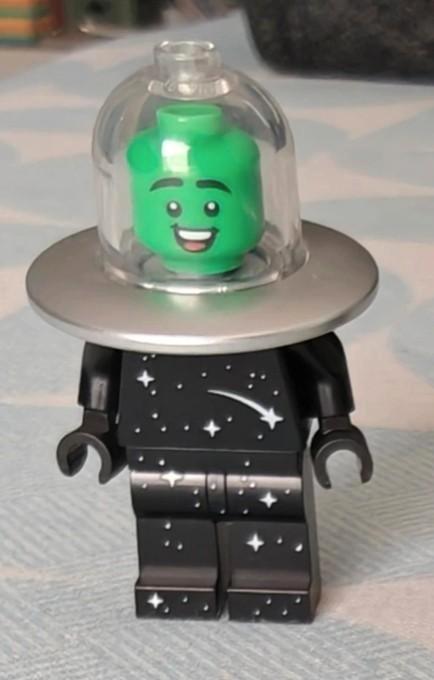 Lego Vliegende schotel kostuum col26-7, Kinderen en Baby's, Speelgoed | Duplo en Lego, Zo goed als nieuw, Lego, Ophalen of Verzenden