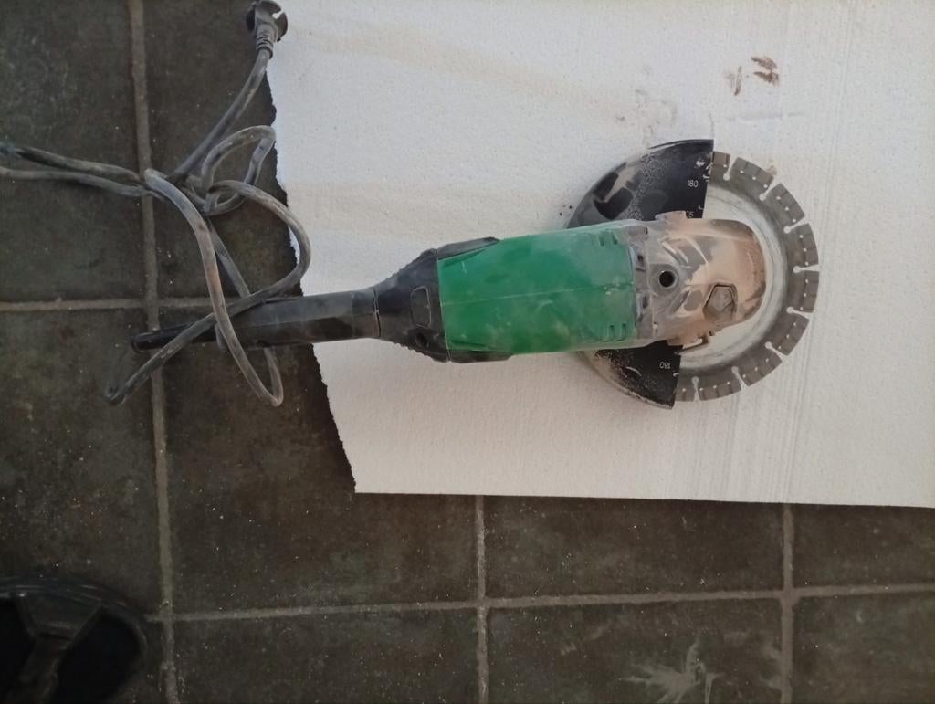 Hikoki Haakse Slijpmachine, Ophalen of Verzenden, Zo goed als nieuw, 1000 watt of meer, Haakse handslijpmachine