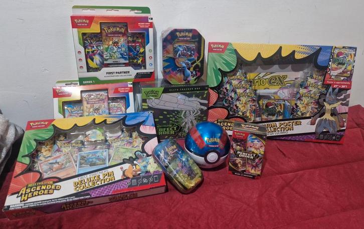 Des boîtes, des boîtes et des lots Pokémon sont disponibles , Hobby & Loisirs créatifs, Jeux de cartes à collectionner | Pokémon