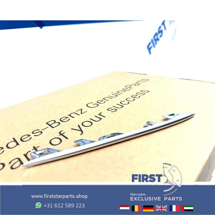 H247 GLA X247 GLB AMG VOORBUMPER SIERLIJST A2478854800 origi, Auto-onderdelen, Carrosserie, Mercedes-Benz, Gebruikt, Ophalen of Verzenden