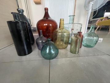 Vase bouteille en verre beschikbaar voor biedingen