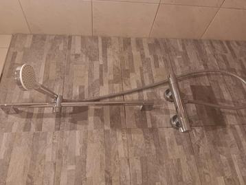 Douche kraan beschikbaar voor biedingen