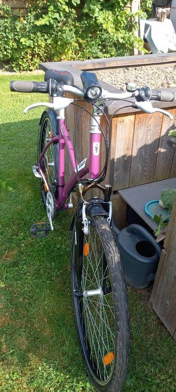  Schitterende originele Btwin 5 in nieuwstaat
maat L, unis beschikbaar voor biedingen