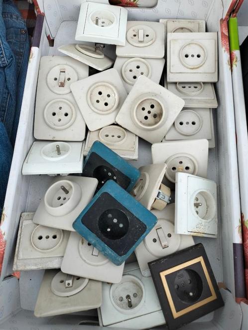 Stopcontacten, Doe-het-zelf en Bouw, Elektriciteit en Kabels, Gebruikt, Stopcontact, Ophalen of Verzenden