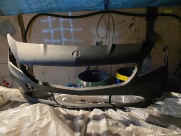 zwarte matte bumper voor een Mercedes CLA-klasse beschikbaar voor biedingen
