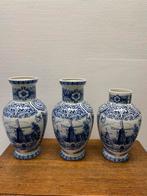 Delfs blauw Vazen gemerkt, Antiek en Kunst, Ophalen