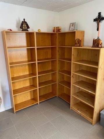 Boekenkast en leeshoek beschikbaar voor biedingen