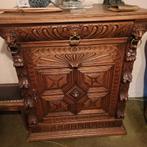Antieke houten kast, Ophalen