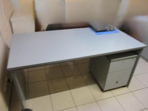 GRIJS LAMINAATMEUBILAIR, Huis en Inrichting, Bureaus, Zo goed als nieuw, Bureau, Ophalen