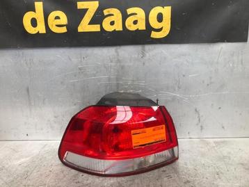 Achterlicht links van een Volkswagen Golf beschikbaar voor biedingen