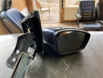 Buitenspiegel rechts van een Volkswagen UP beschikbaar voor biedingen