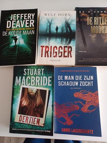 5 thrillers 1x gelezen 10 euro tesamen beschikbaar voor biedingen