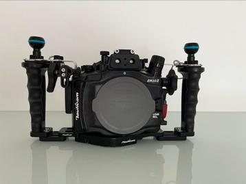 Camera en onderwaterbehuizing beschikbaar voor biedingen