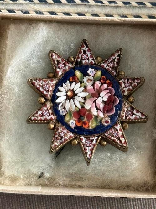 Vintage broche millefiori, Handtassen en Accessoires, Broches, Gebruikt, Overige materialen, Minder dan 4 cm, Ophalen of Verzenden