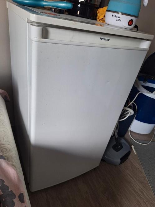 Koelkast te koop, perfecte kwaliteit, Elektronische apparatuur, Koelkasten en IJskasten, Zo goed als nieuw, Met vriesvak, 85 tot 120 cm