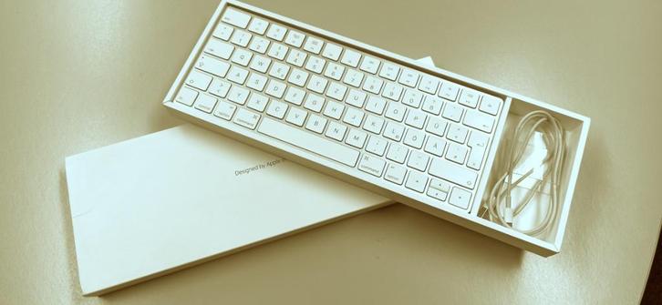 Apple Magic Keyboard 2 ( qwertz ) nieuwstaat, Computers en Software, Toetsenborden, Zo goed als nieuw, Overige indelingen, Draadloos