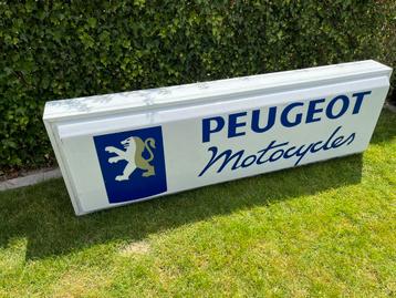 Lichtreclame Peugeot motocycles beschikbaar voor biedingen