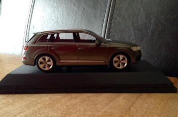 Spark Audi Q7-1/43-zilver beschikbaar voor biedingen