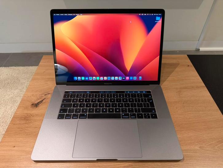 Apple Macbook Pro 15 inch - 2017 - Touchbar., Computers en Software, Apple Macbooks, Zo goed als nieuw, MacBook, 15 inch, 3 tot 4 Ghz