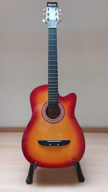 Mooie gitaar 97 cm hoog - 35 cm breed