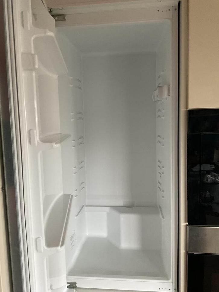 Frigo encastrable Bosch KIR24NFF0 - 221l, Electroménager, Réfrigérateurs & Frigos, Utilisé, Sans bac à congélation, 200 litres ou plus