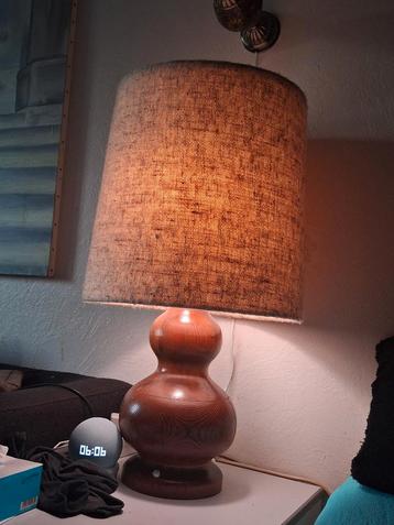 Lamp van 120 cm uit de jaren 70 van hout en wol